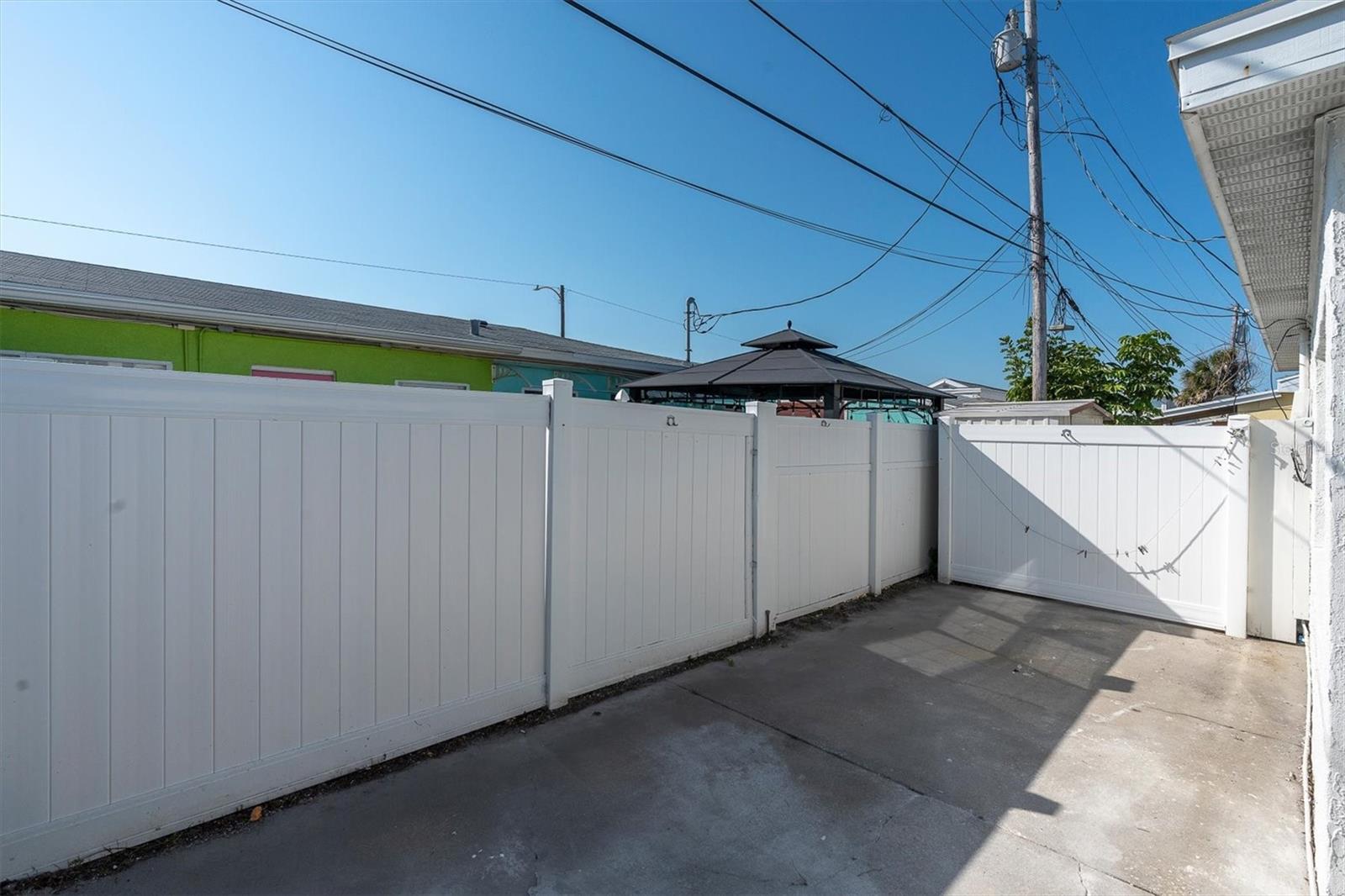 SUNNY SHORES - Residential Income