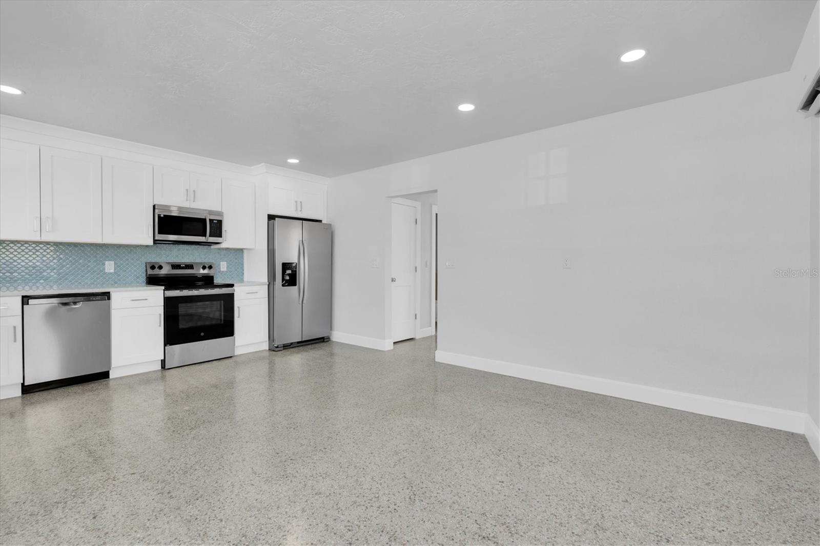 SUNNY SHORES - Residential Income