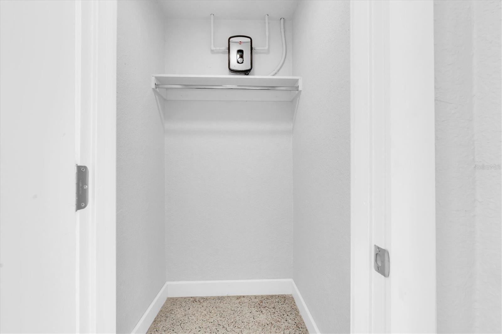 SUNNY SHORES - Residential Income