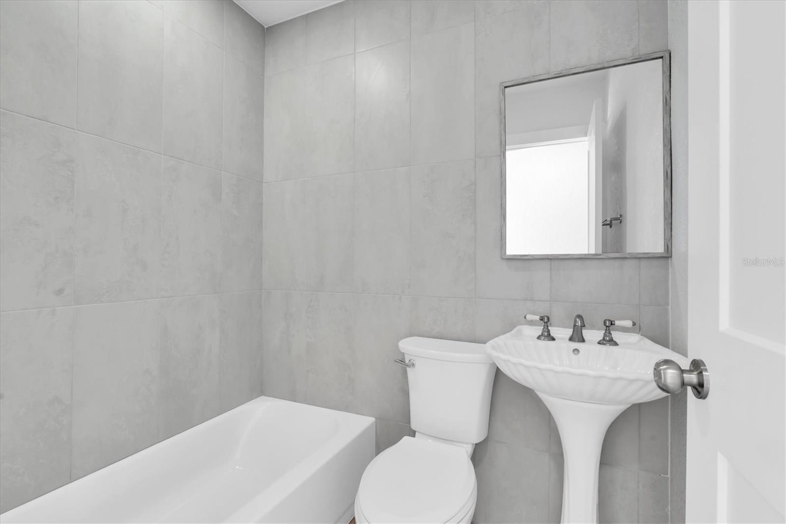 SUNNY SHORES - Residential Income