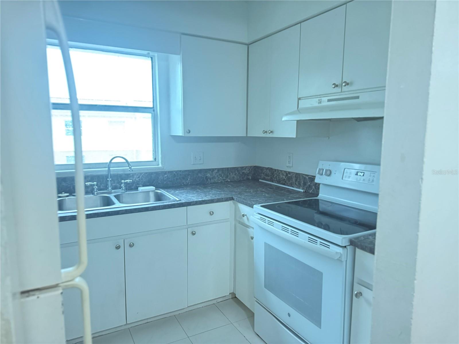 MANHATTAN PALMS CONDO - Residential Lease