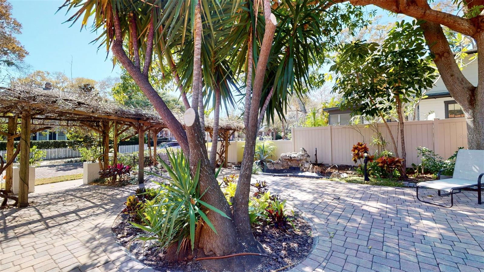 NORTH BAY HEIGHTS - Residential Income