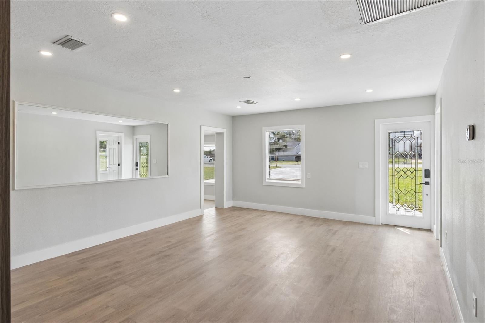 2555 MAPLE AVENUE