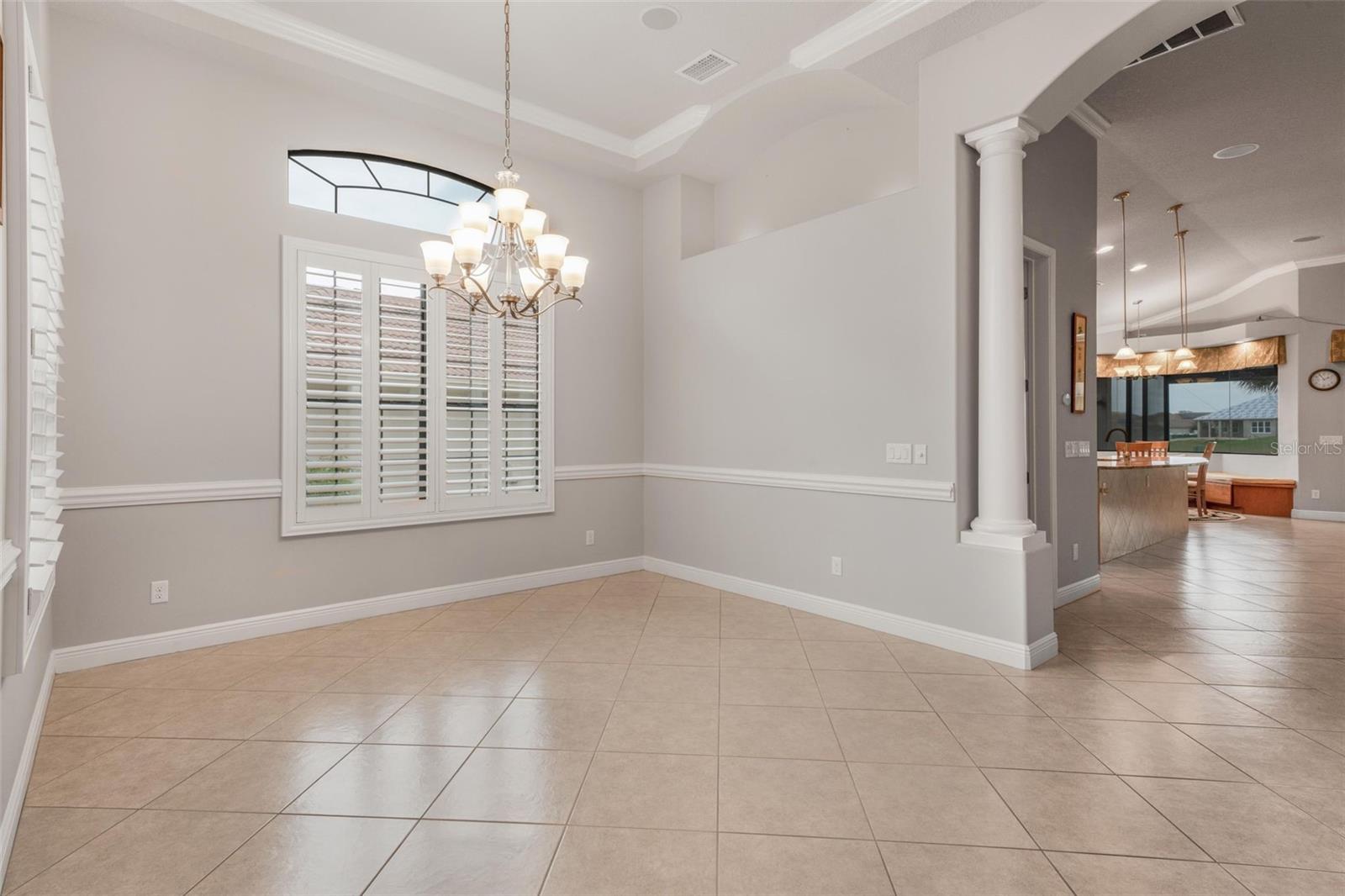 2075 N LAKECREST LOOP