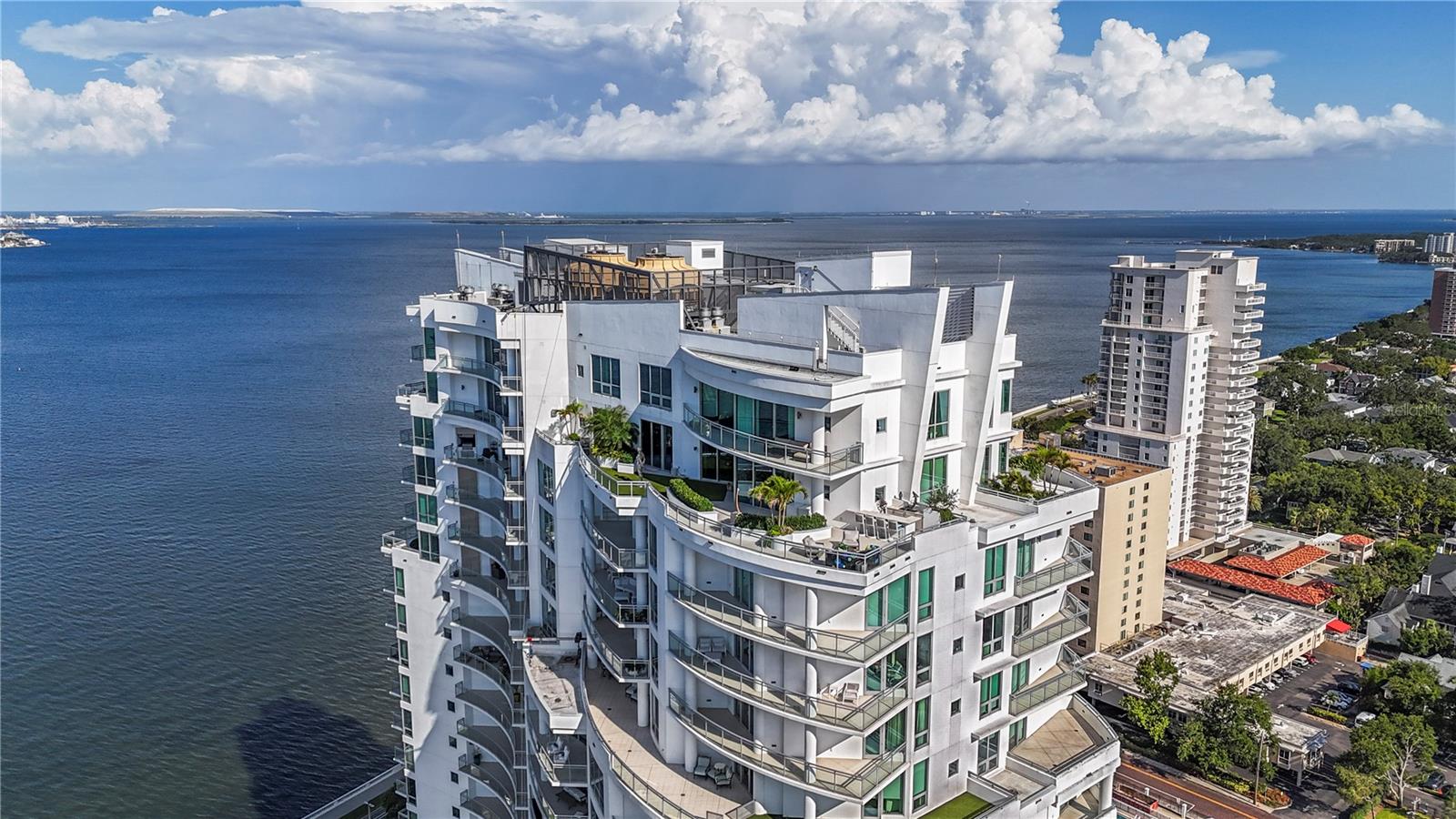 VIRAGE BAYSHORE - Residential
