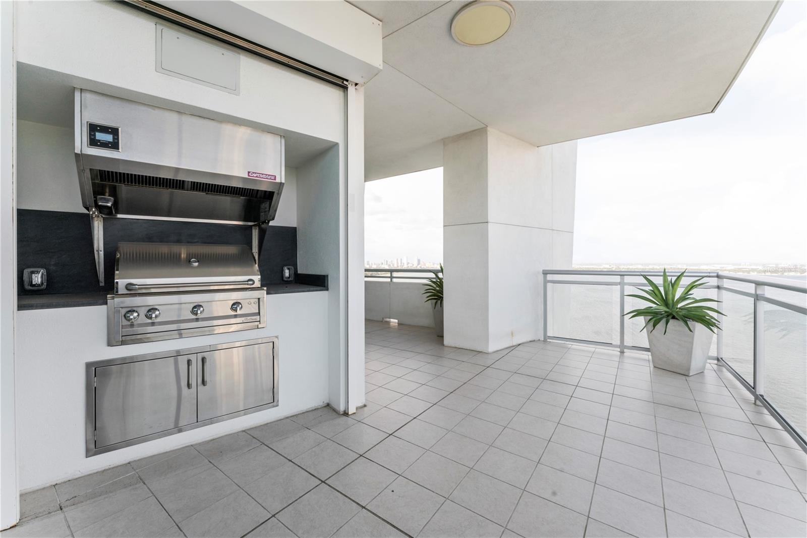 VIRAGE BAYSHORE - Residential