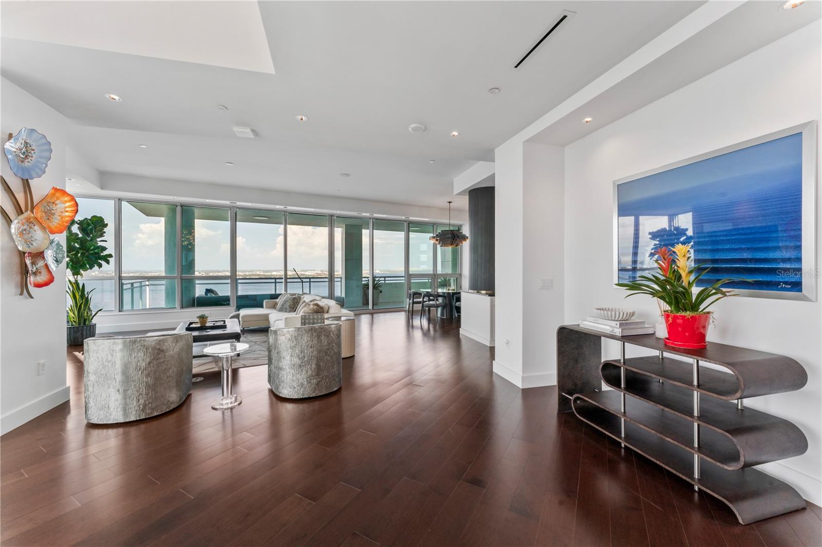 VIRAGE BAYSHORE - Residential