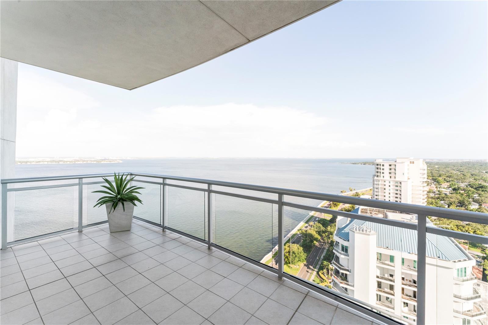 VIRAGE BAYSHORE - Residential