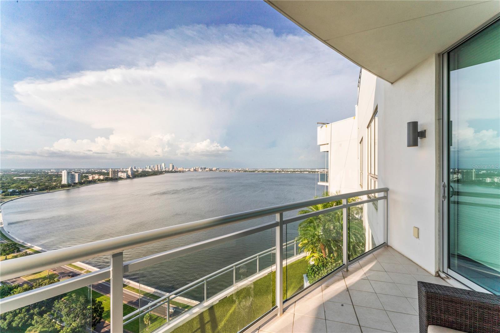 VIRAGE BAYSHORE - Residential
