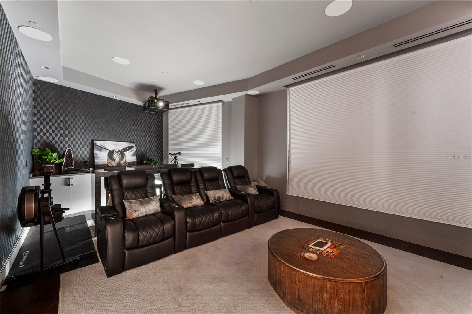 VIRAGE BAYSHORE - Residential