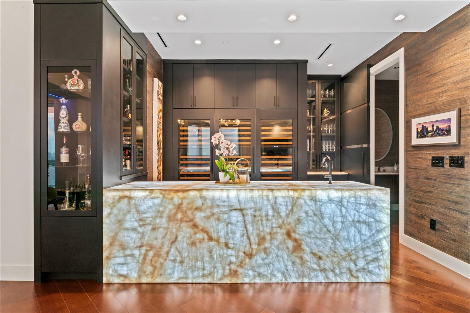 VIRAGE BAYSHORE - Residential