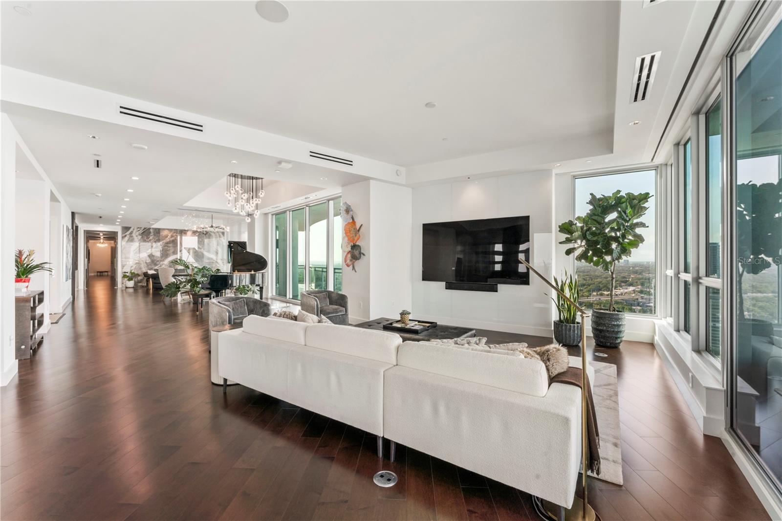 VIRAGE BAYSHORE - Residential