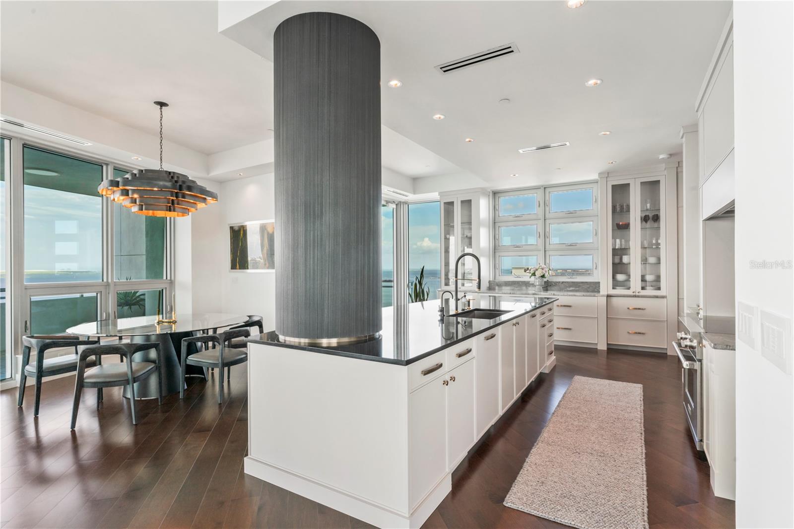VIRAGE BAYSHORE - Residential