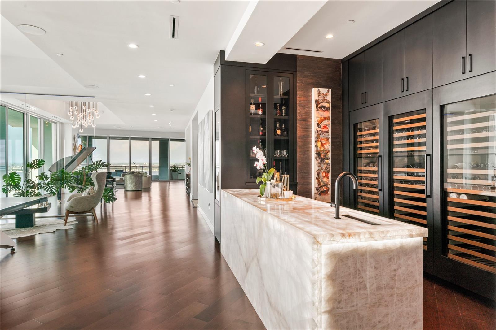 VIRAGE BAYSHORE - Residential