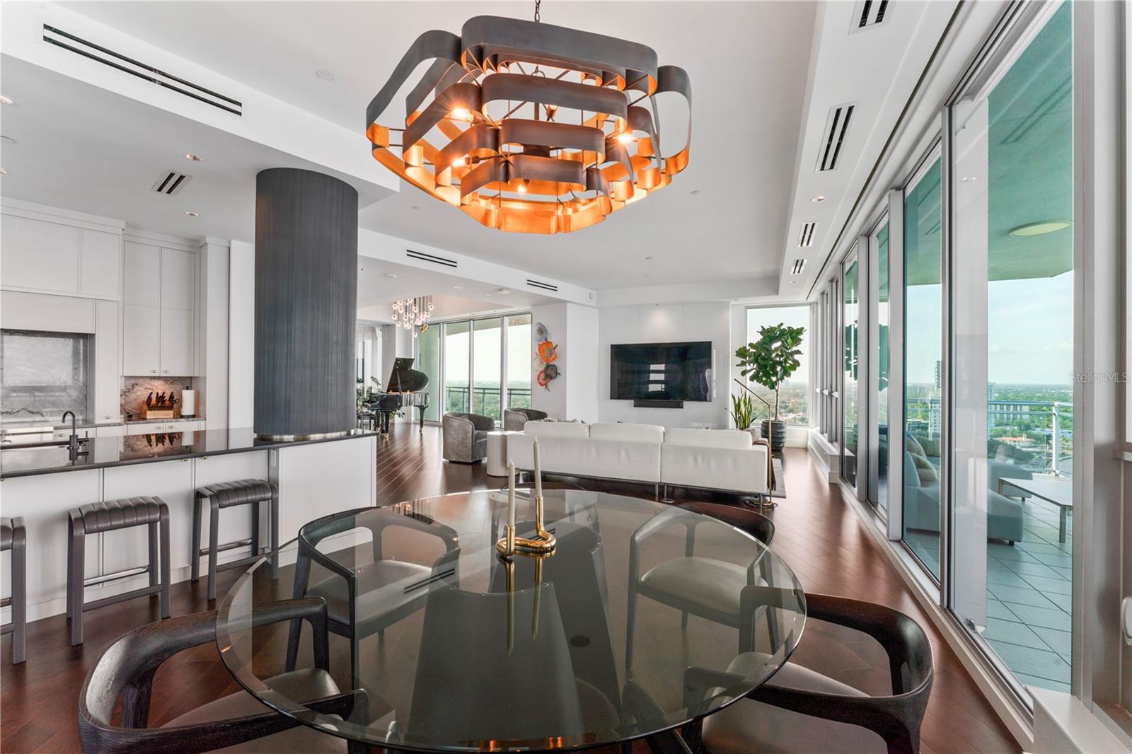 VIRAGE BAYSHORE - Residential