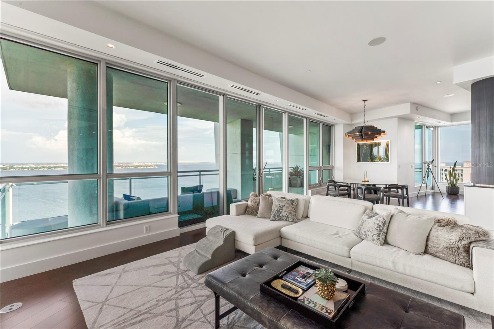 VIRAGE BAYSHORE - Residential