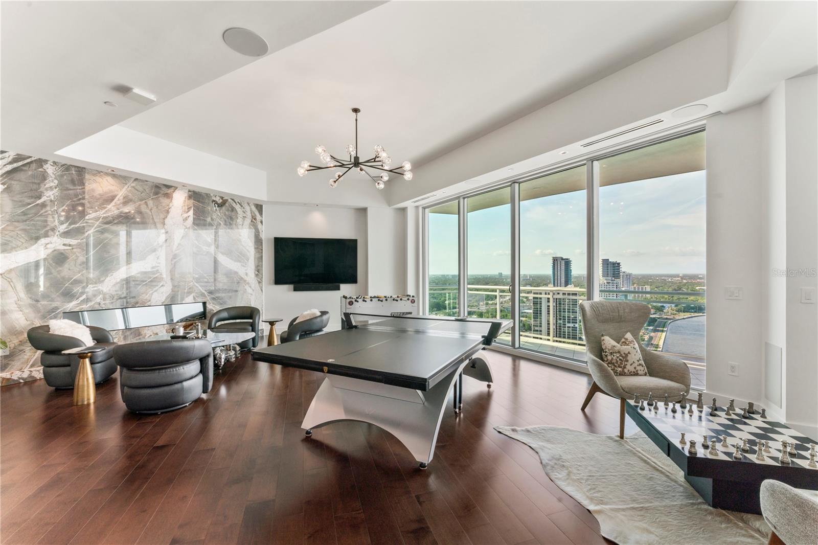 VIRAGE BAYSHORE - Residential