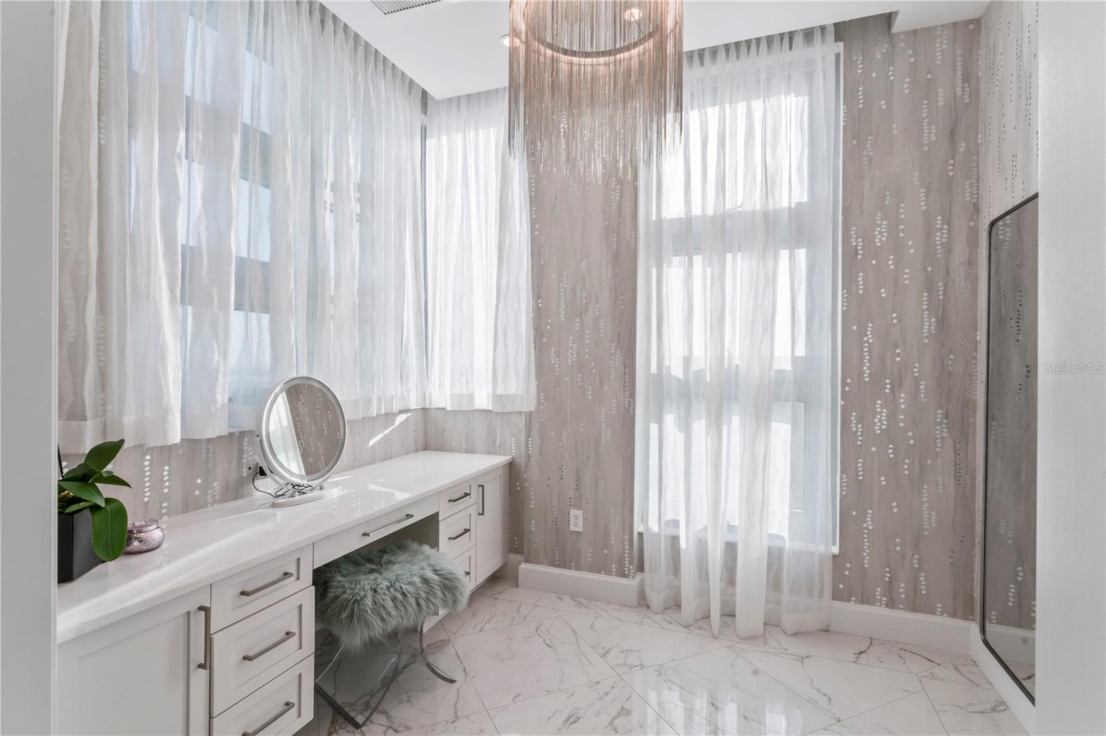 VIRAGE BAYSHORE - Residential