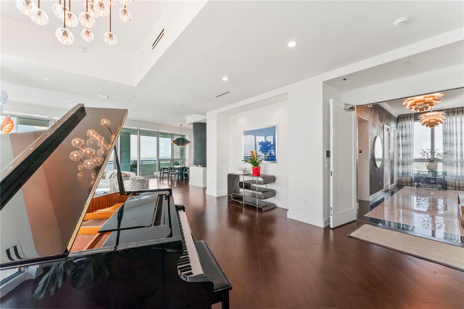 VIRAGE BAYSHORE - Residential