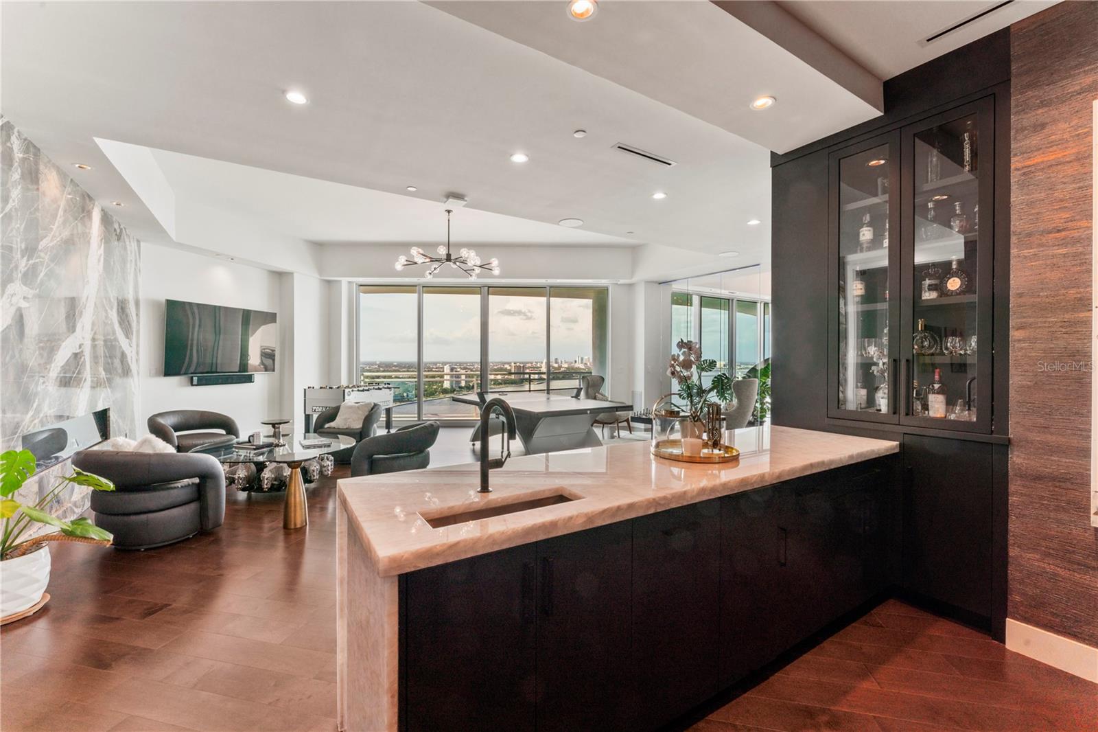 VIRAGE BAYSHORE - Residential