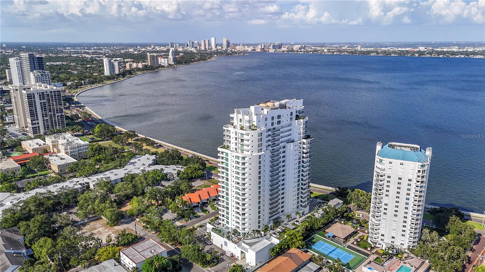 VIRAGE BAYSHORE - Residential