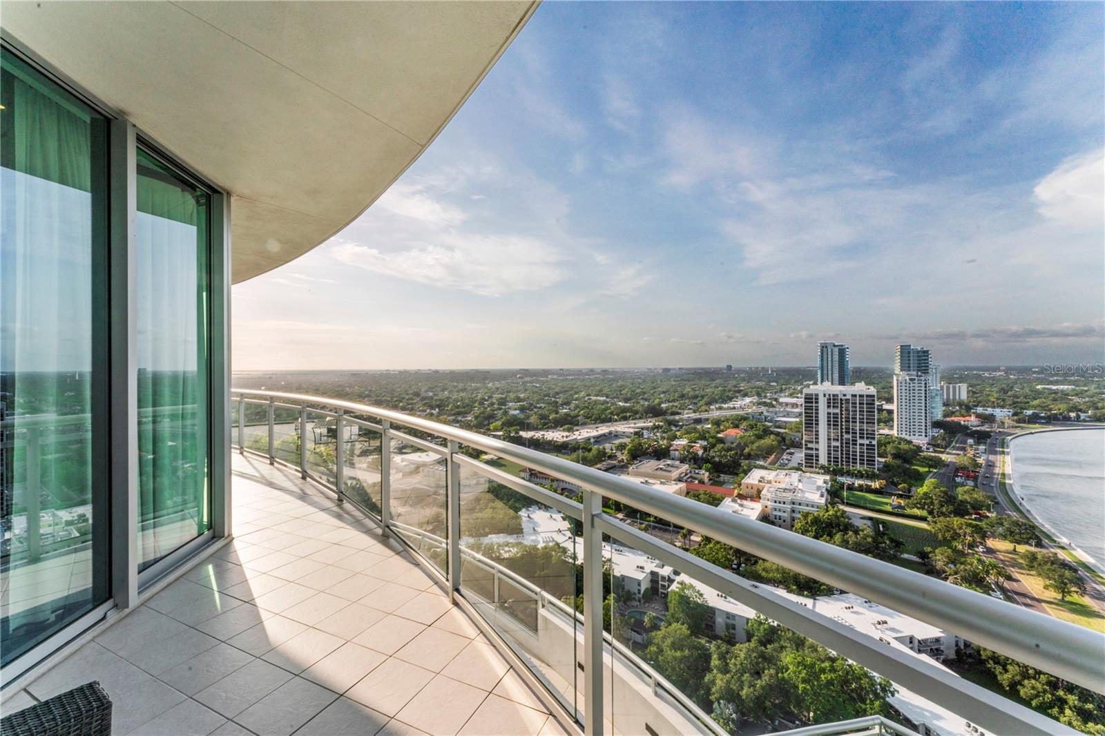 VIRAGE BAYSHORE - Residential