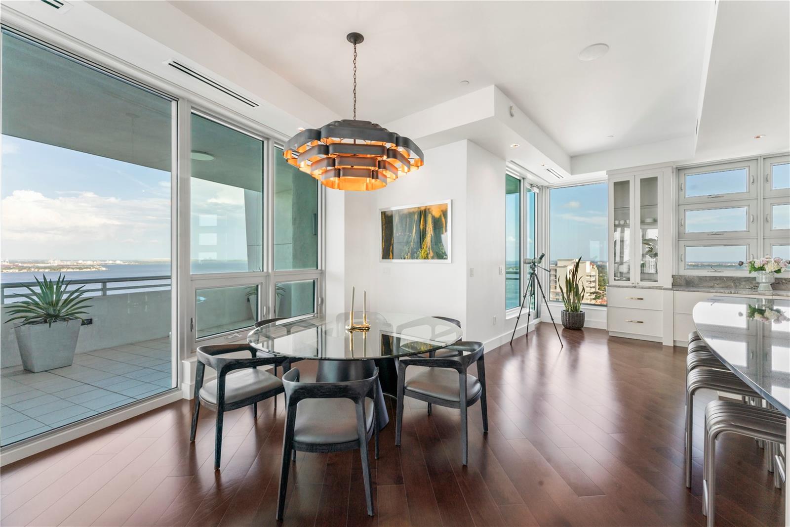 VIRAGE BAYSHORE - Residential