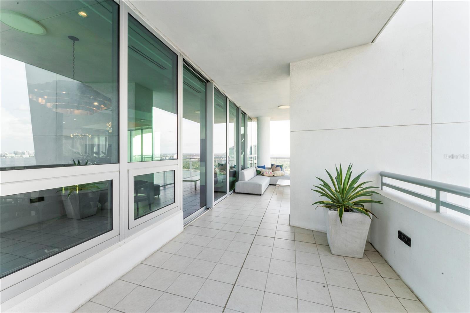 VIRAGE BAYSHORE - Residential