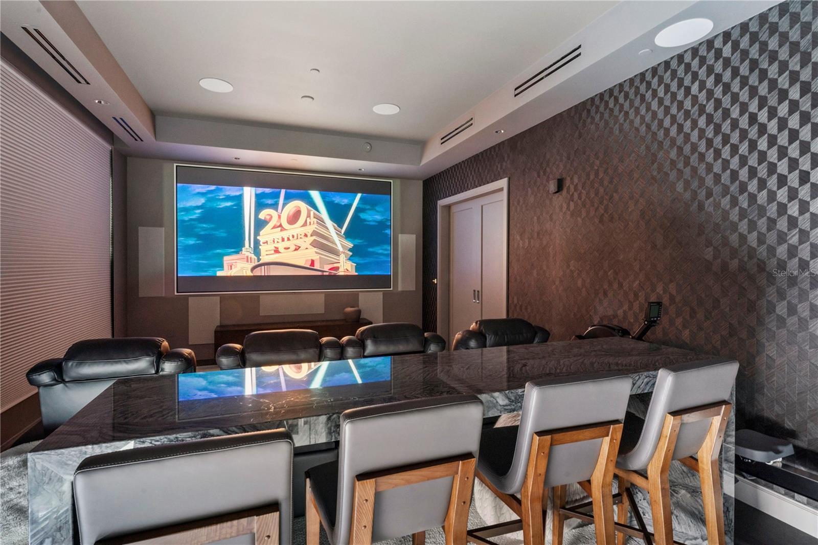 VIRAGE BAYSHORE - Residential