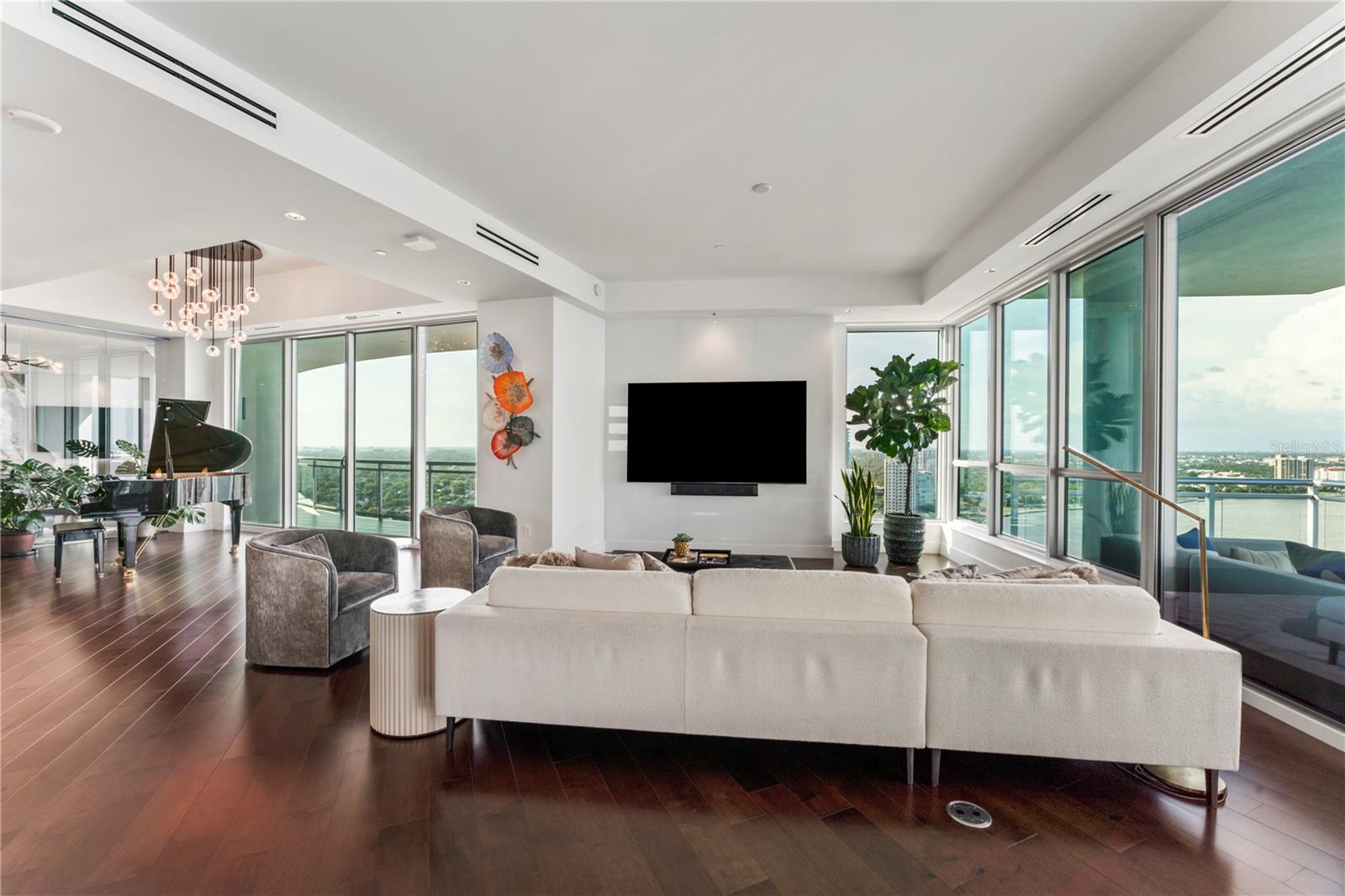 VIRAGE BAYSHORE - Residential