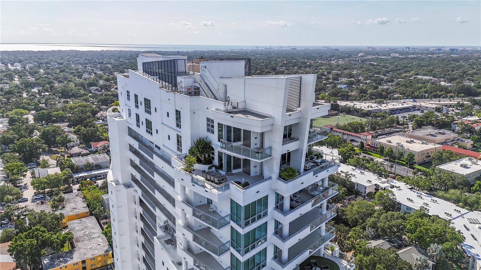 VIRAGE BAYSHORE - Residential