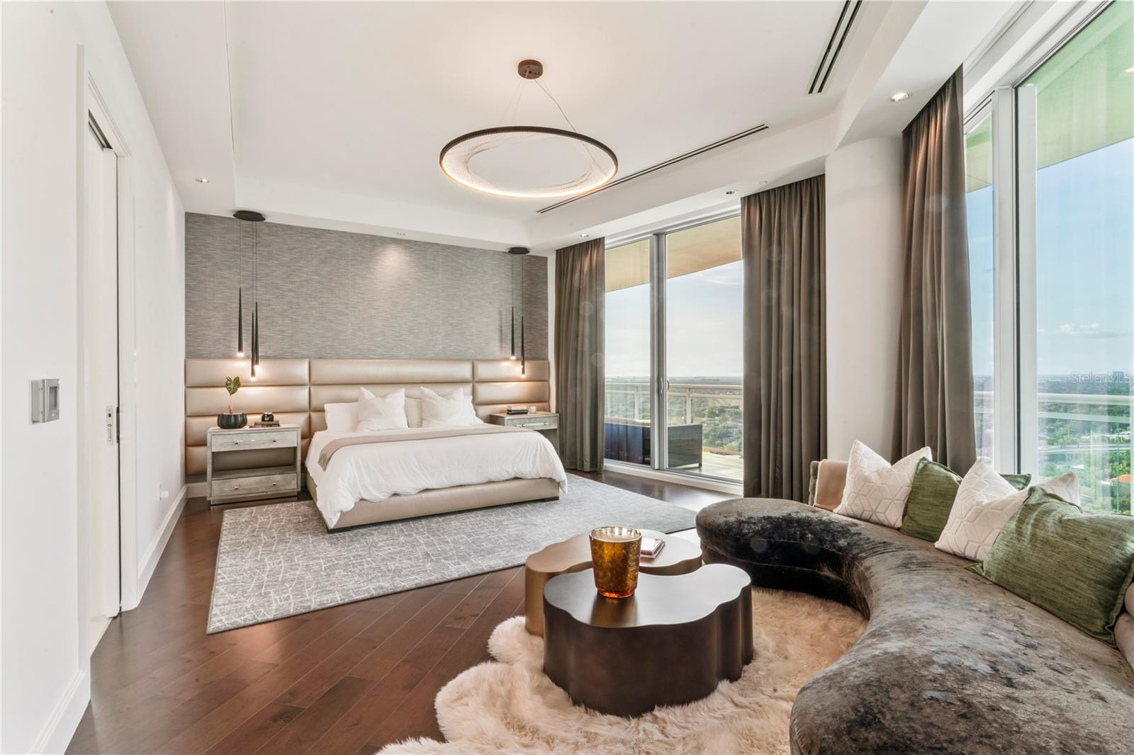 VIRAGE BAYSHORE - Residential