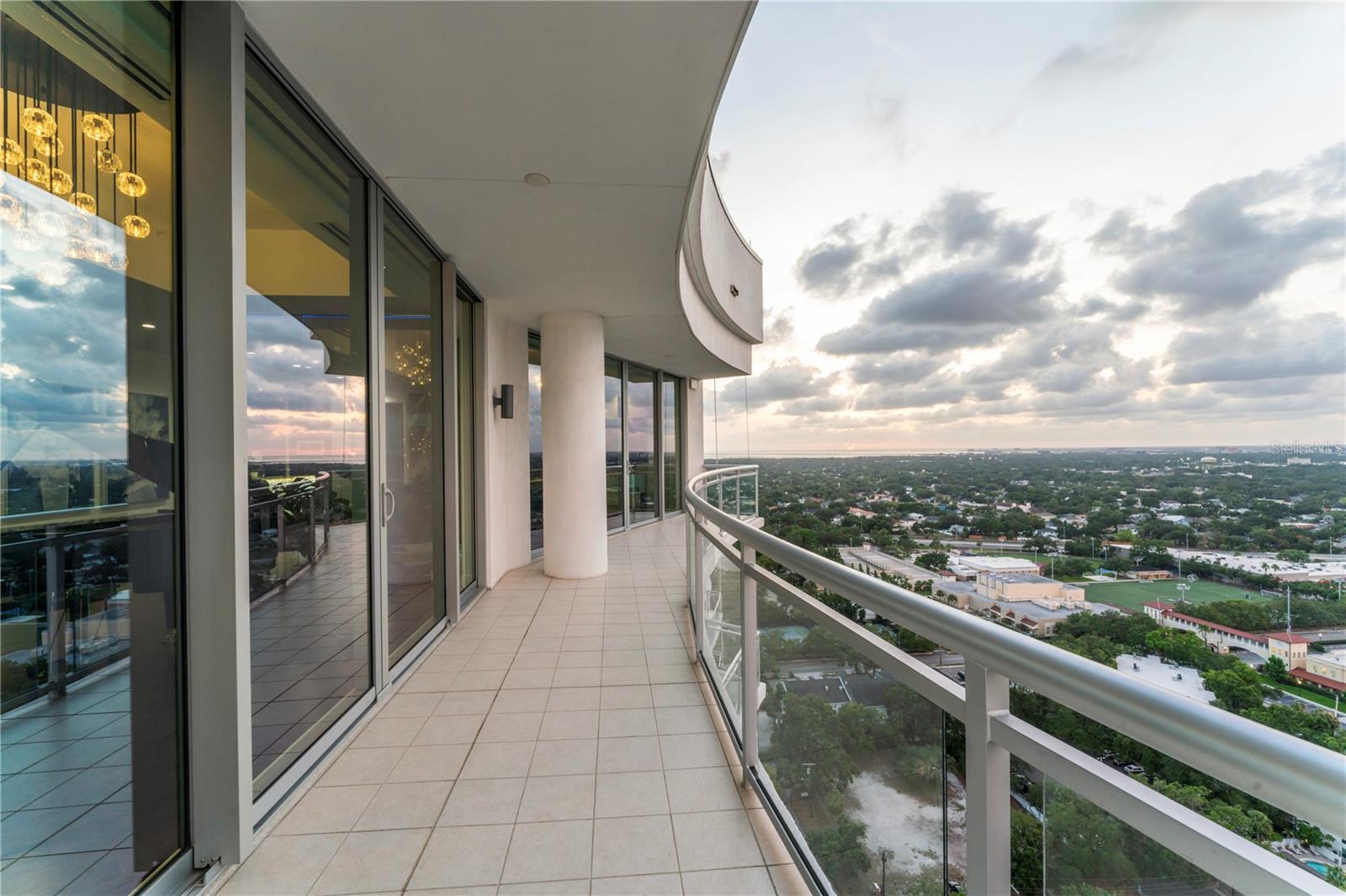 VIRAGE BAYSHORE - Residential