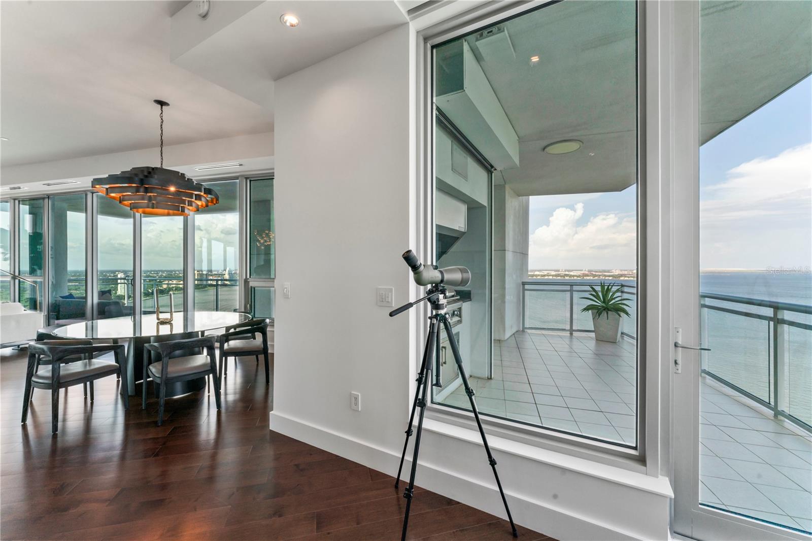 VIRAGE BAYSHORE - Residential
