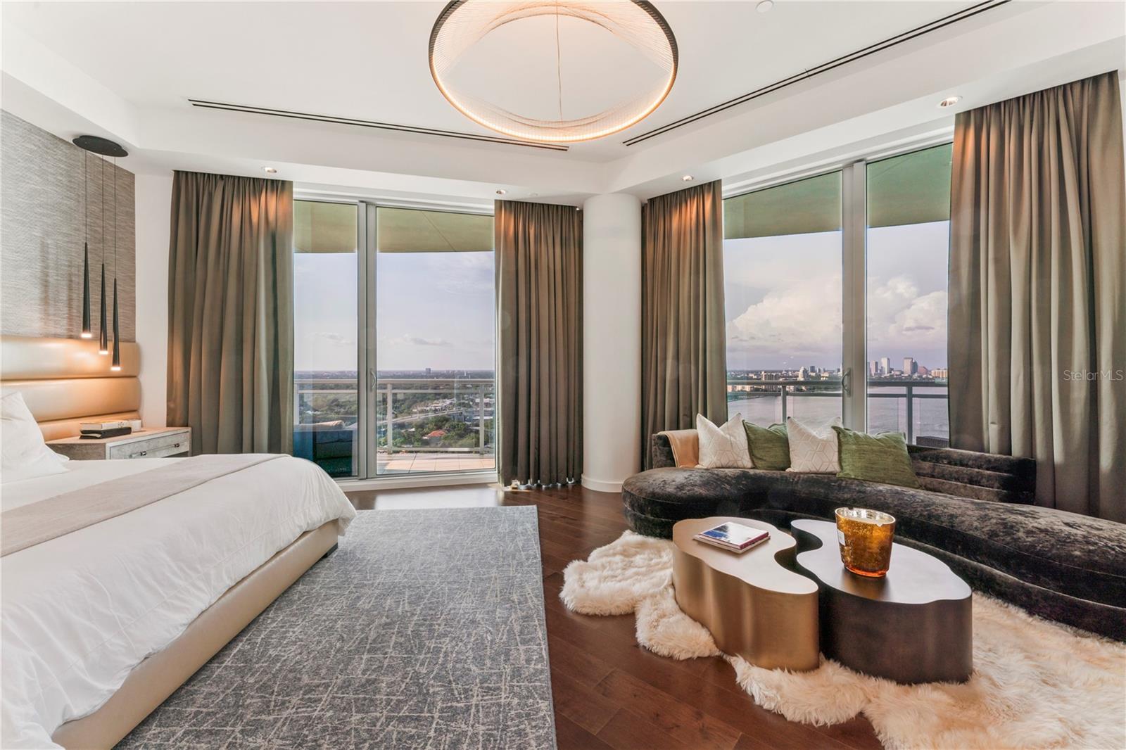 VIRAGE BAYSHORE - Residential