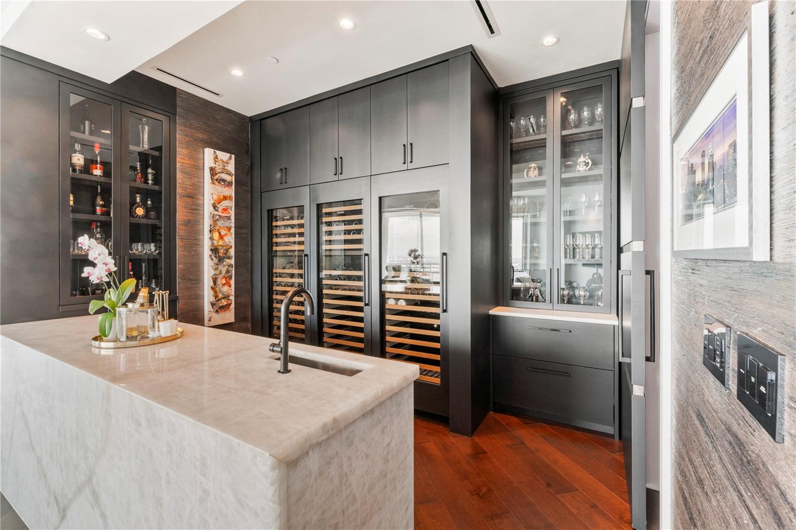 VIRAGE BAYSHORE - Residential