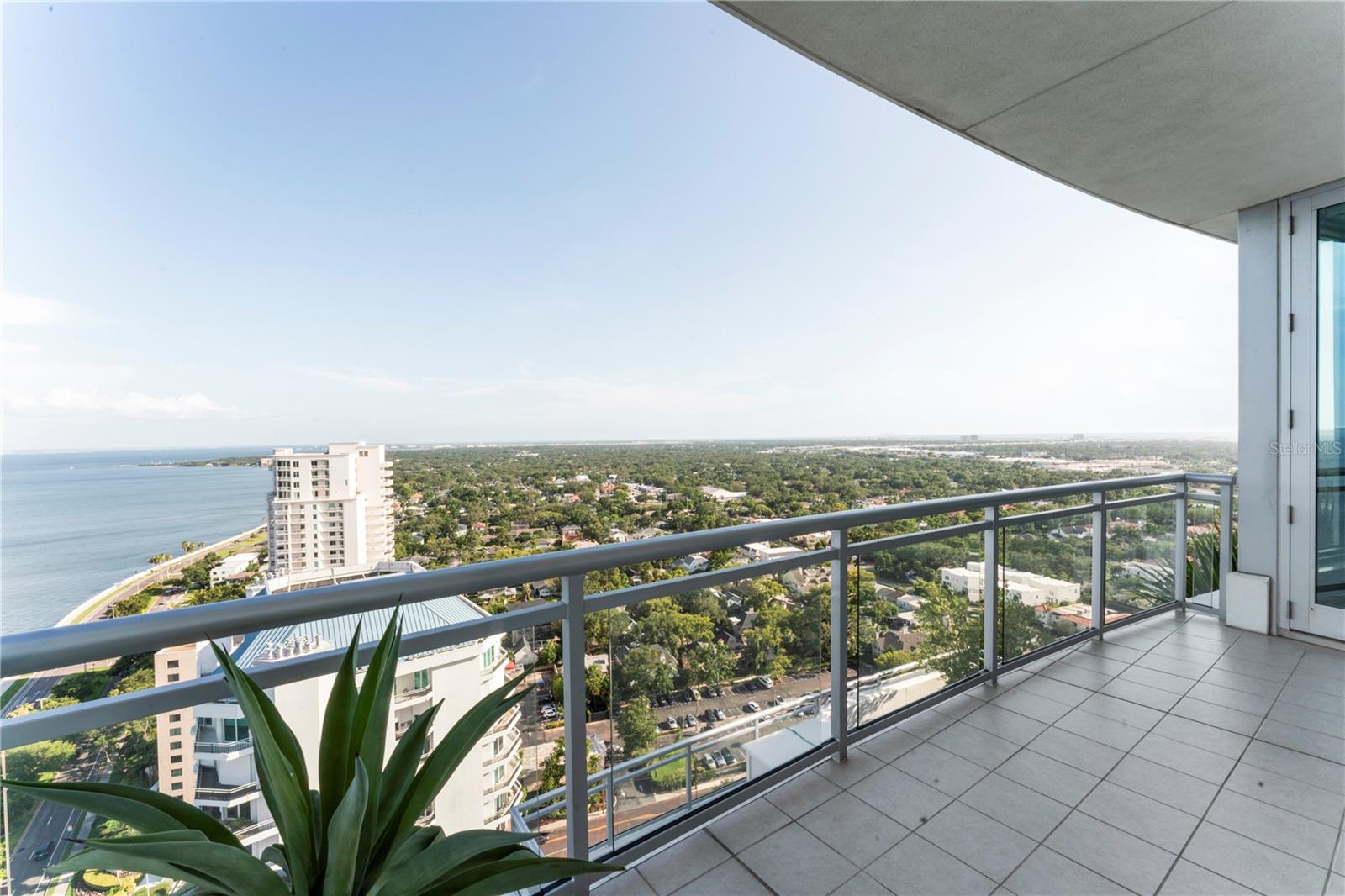 VIRAGE BAYSHORE - Residential