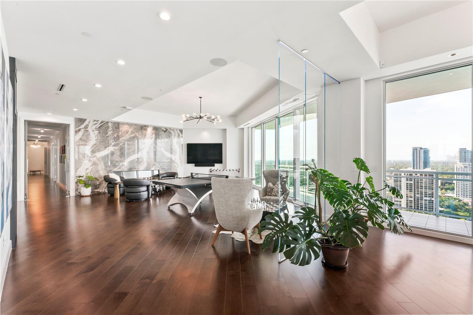 VIRAGE BAYSHORE - Residential