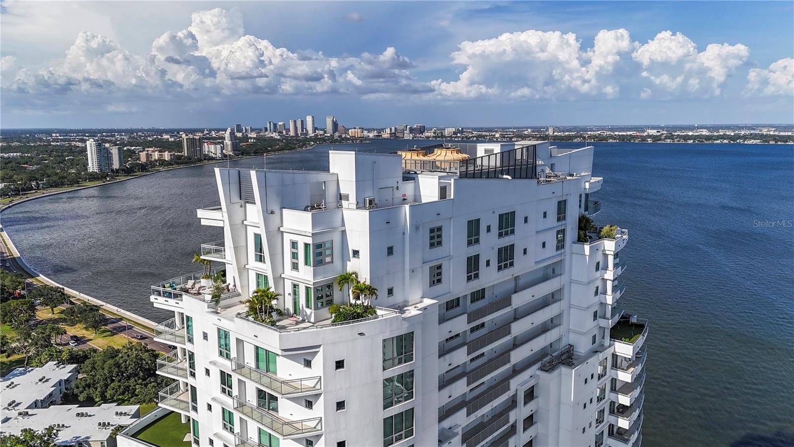 VIRAGE BAYSHORE - Residential