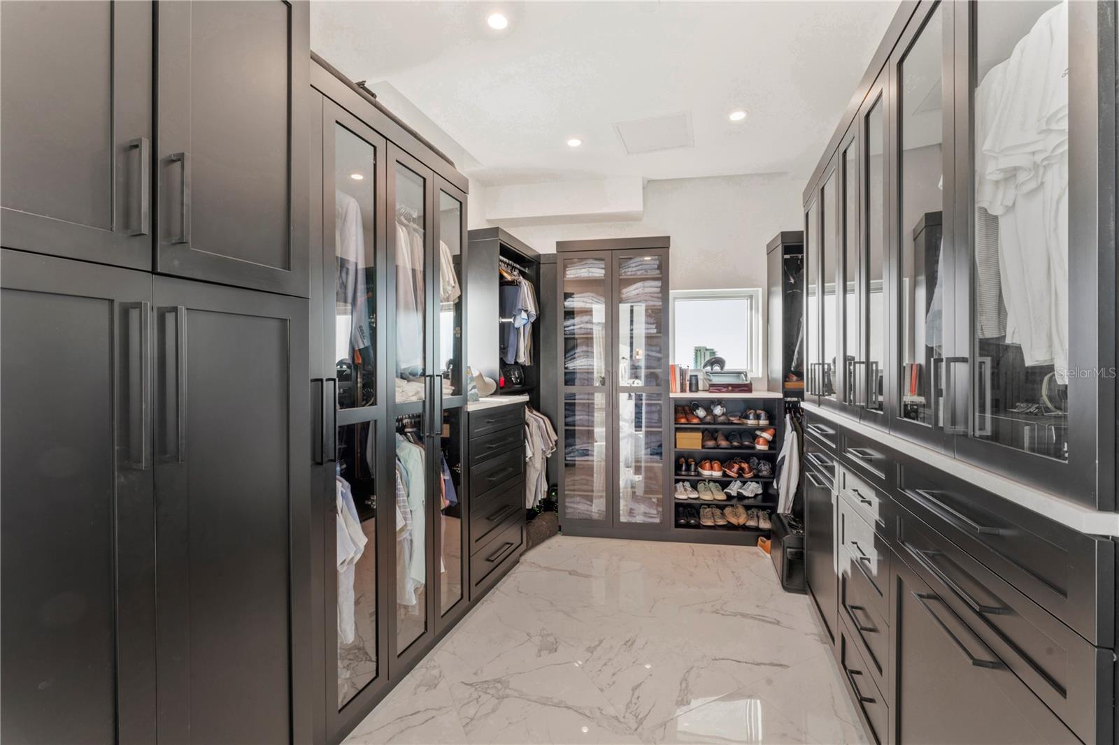 VIRAGE BAYSHORE - Residential