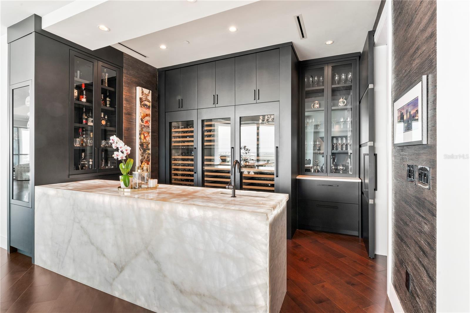 VIRAGE BAYSHORE - Residential