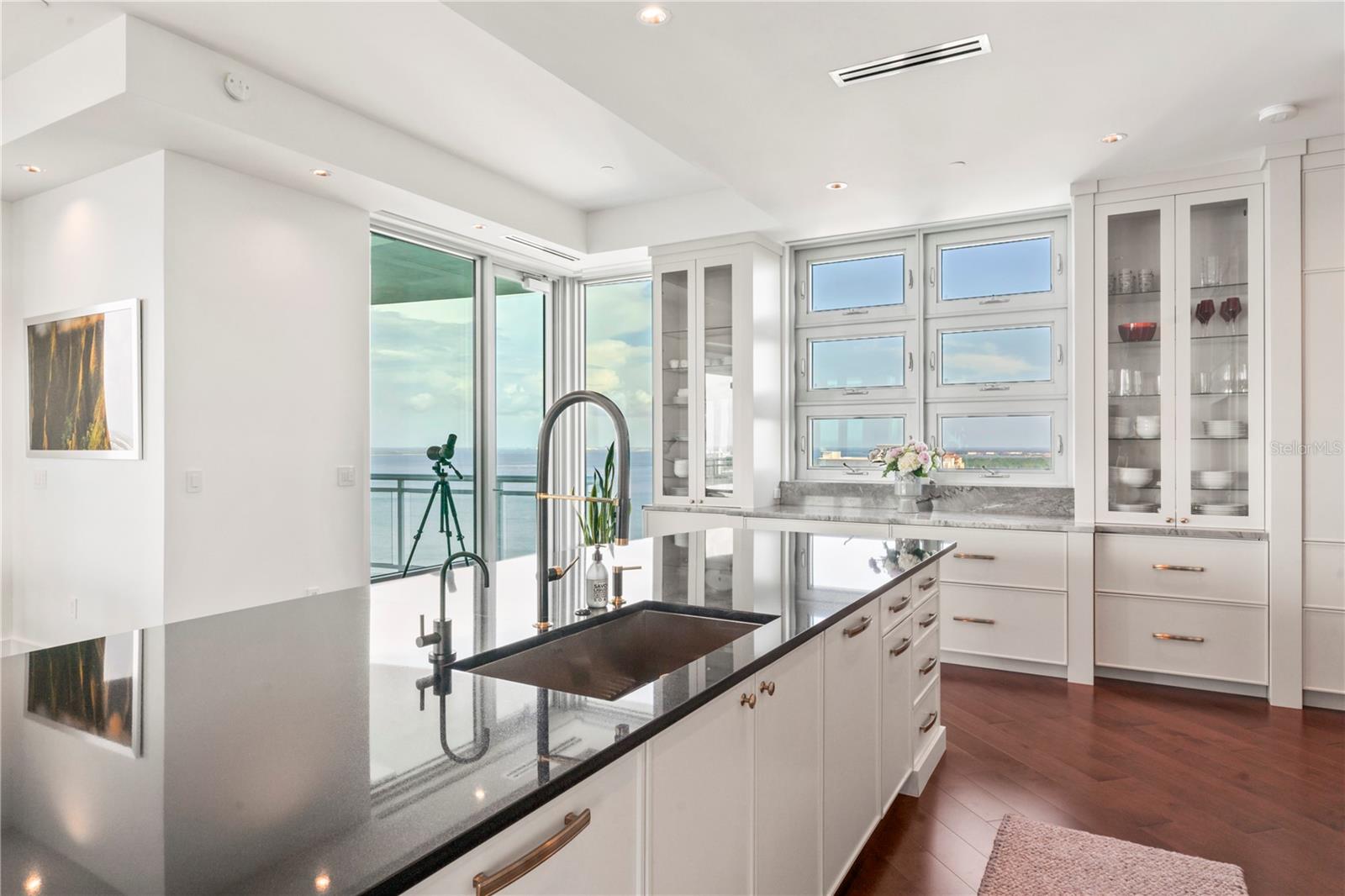 VIRAGE BAYSHORE - Residential
