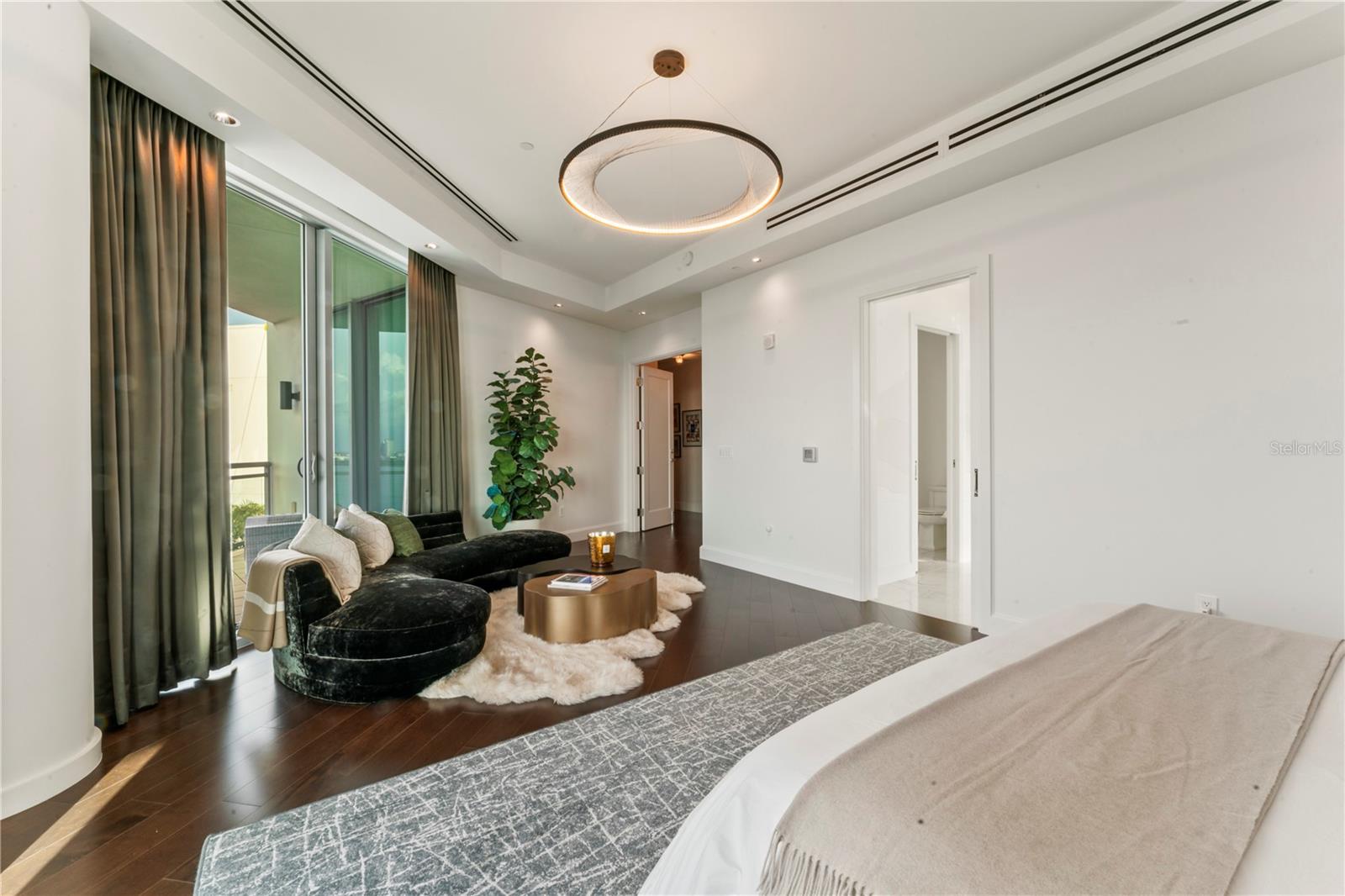 VIRAGE BAYSHORE - Residential