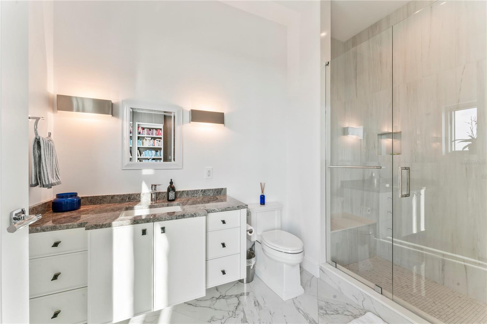 VIRAGE BAYSHORE - Residential