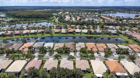 A home in WIMAUMA