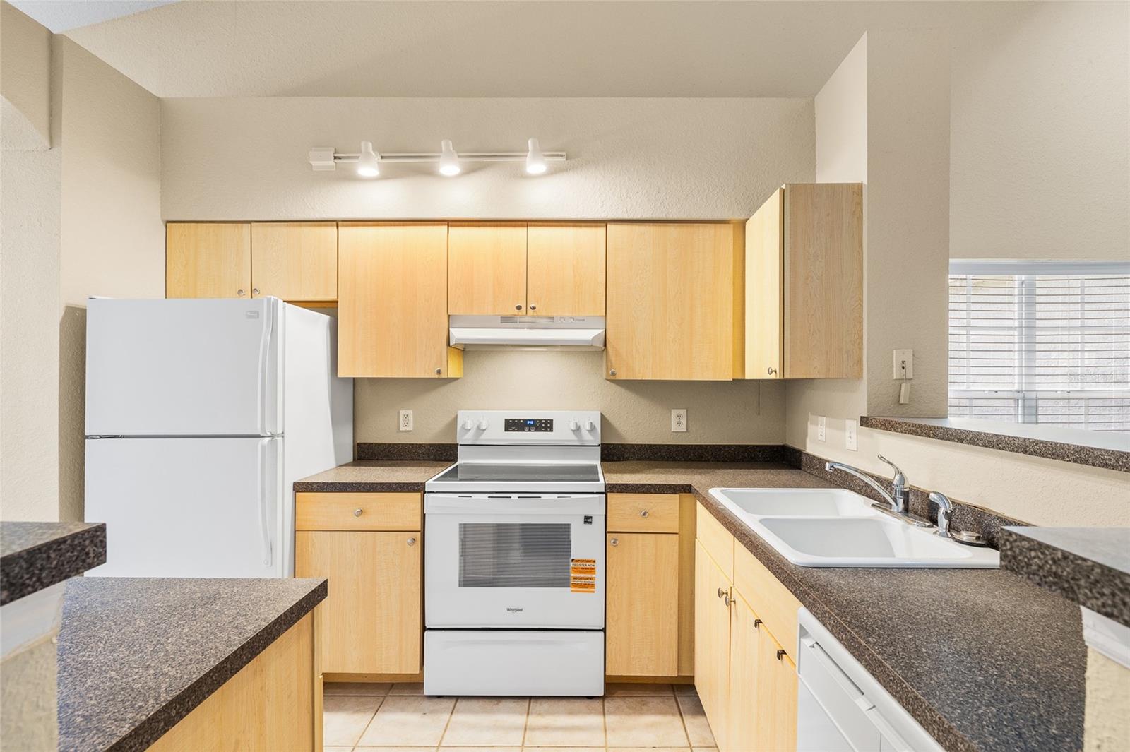 WATERFORD AT PALM HARBOR LUXURY CONDO - Residential