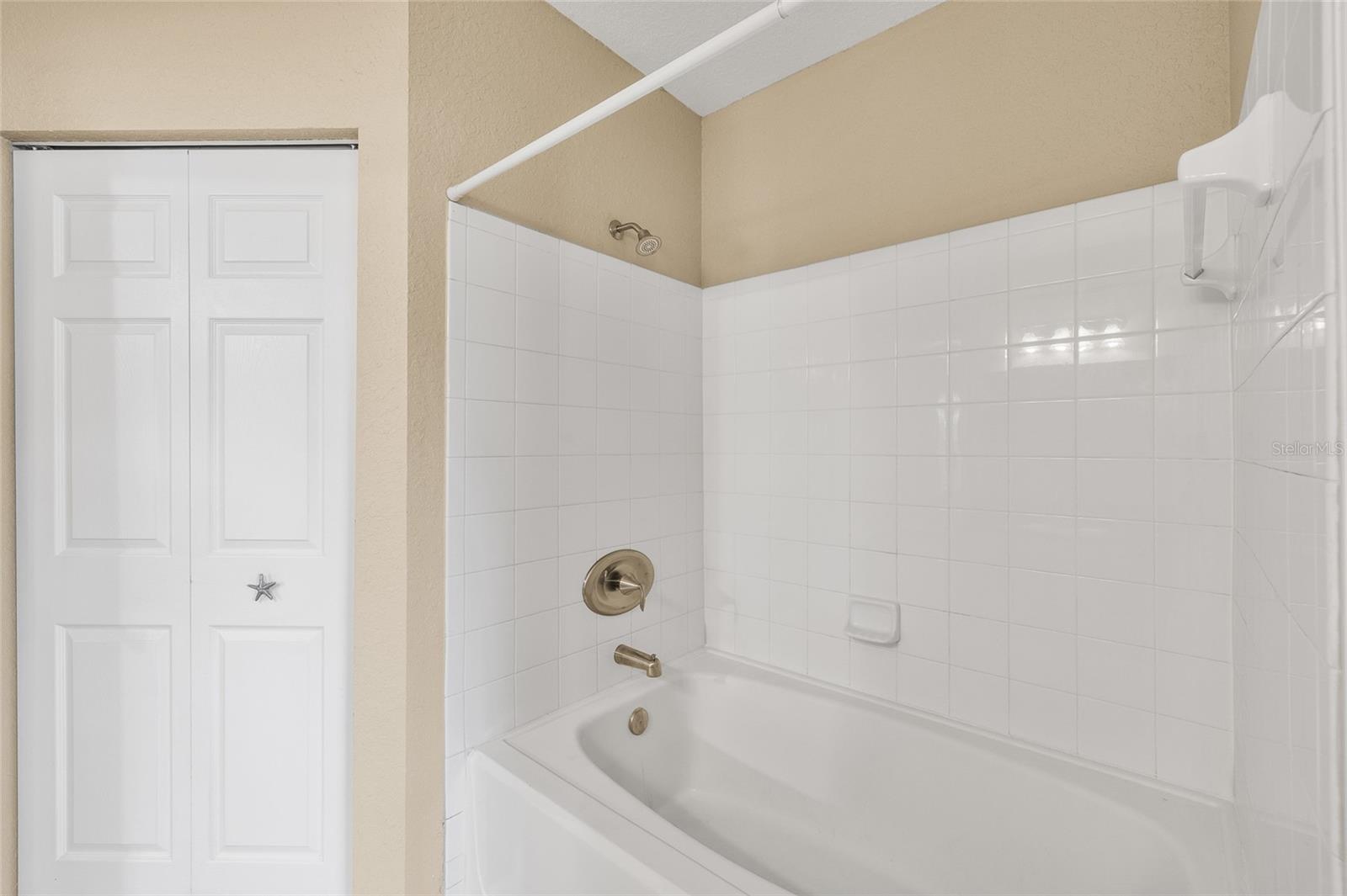 WATERFORD AT PALM HARBOR LUXURY CONDO - Residential