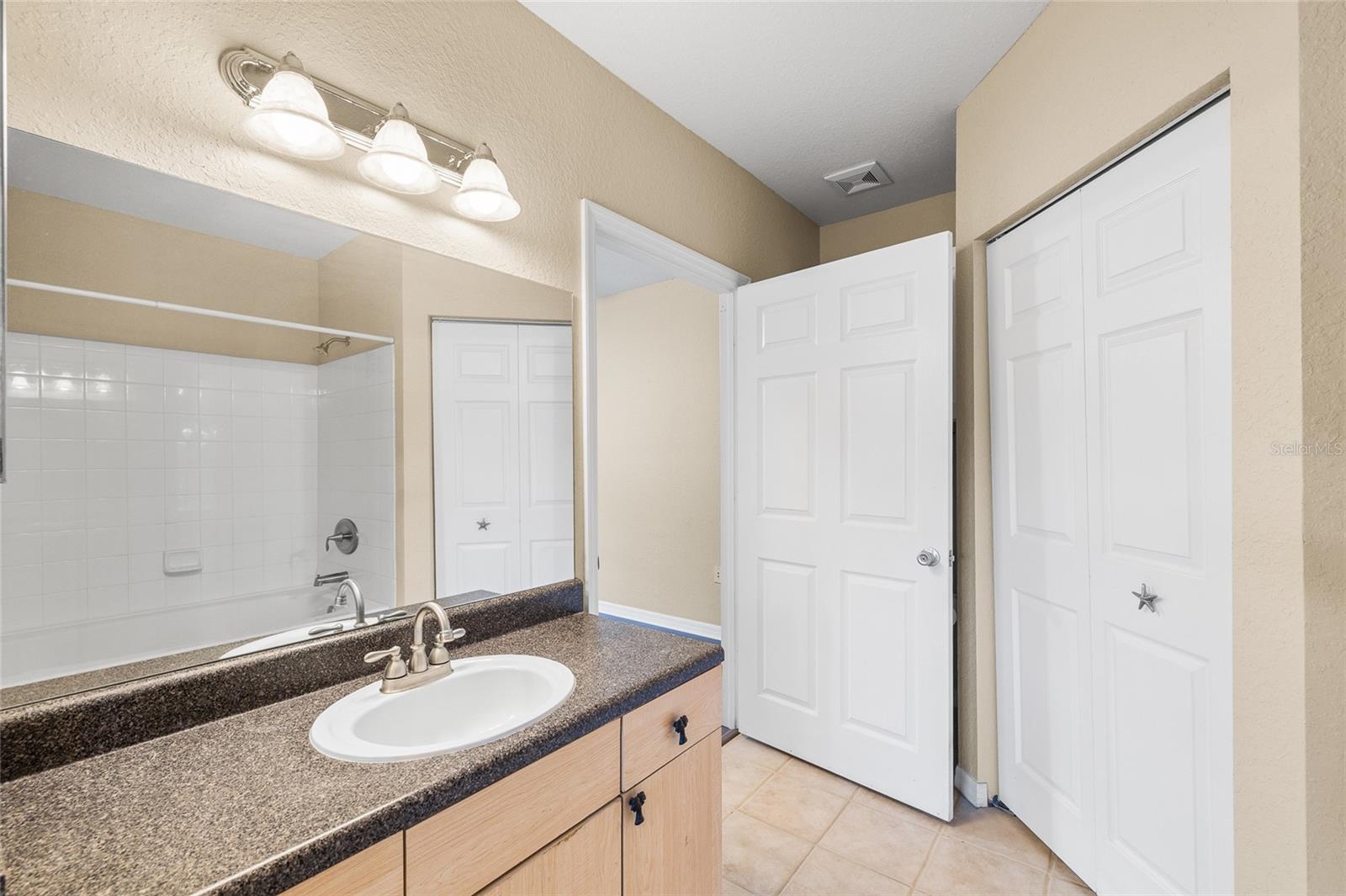 WATERFORD AT PALM HARBOR LUXURY CONDO - Residential