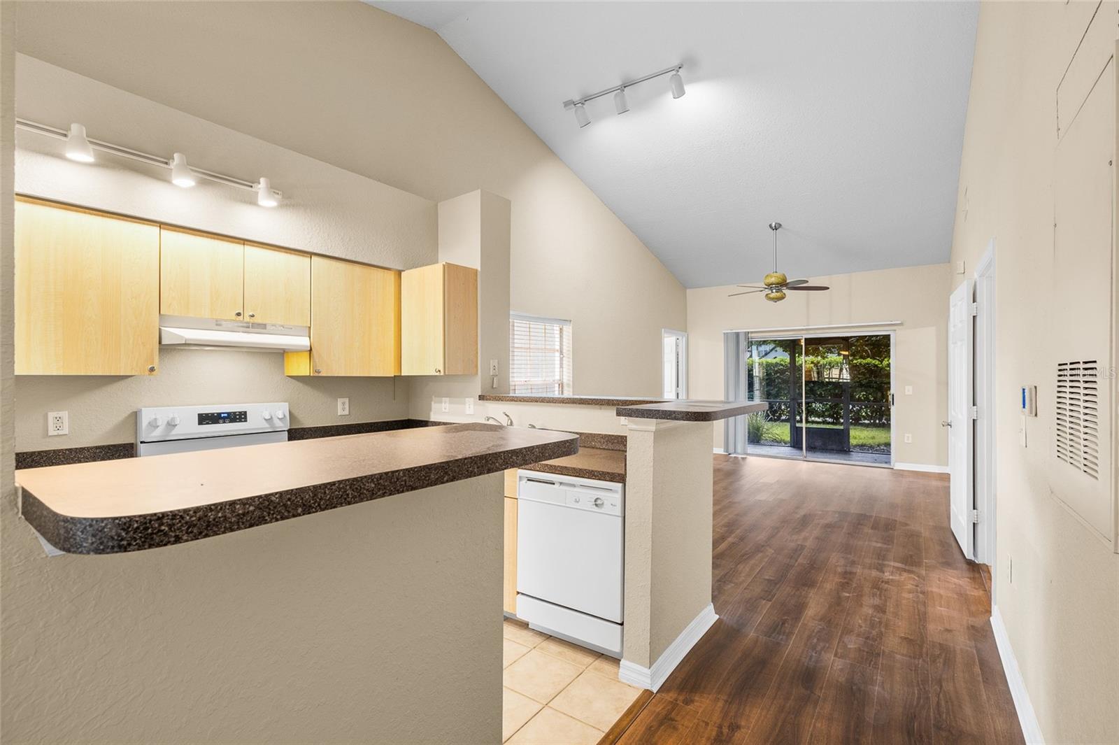 WATERFORD AT PALM HARBOR LUXURY CONDO - Residential