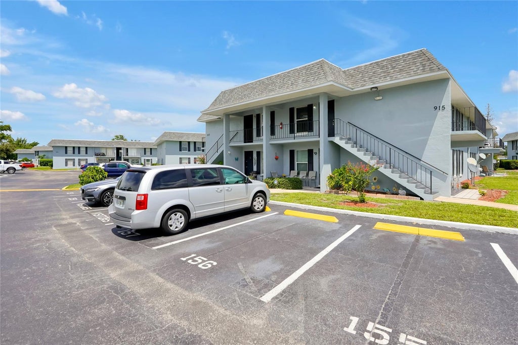 Photo of 915 W Oak Ridge Road #B, Orlando, FL 32809 (MLS # O6438072)